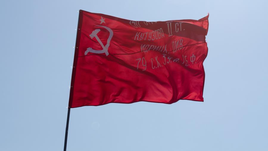 Публицист Анна Чукарина: «Российские солдаты идут в бой с советской символикой. Нацизму можно противопоставить только социализм»