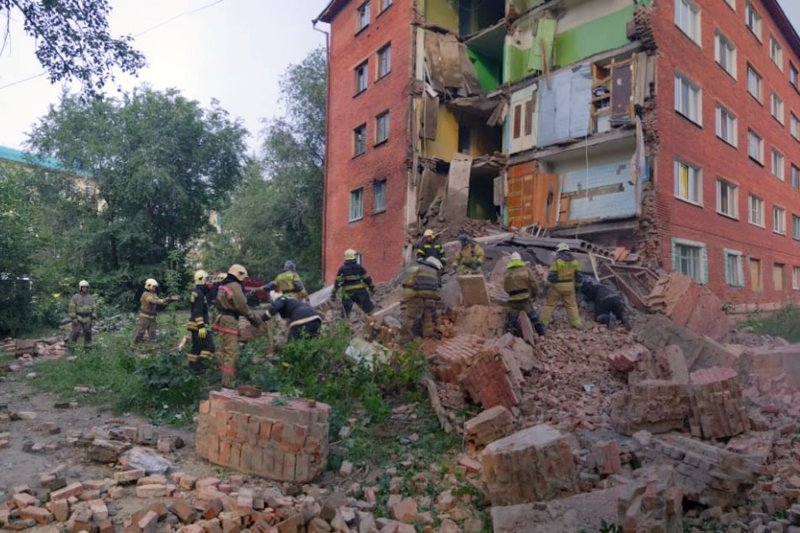Публицист Анна Чукарина: В Омске рухнул аварийный пятиэтажный дом. Капитализм убивает