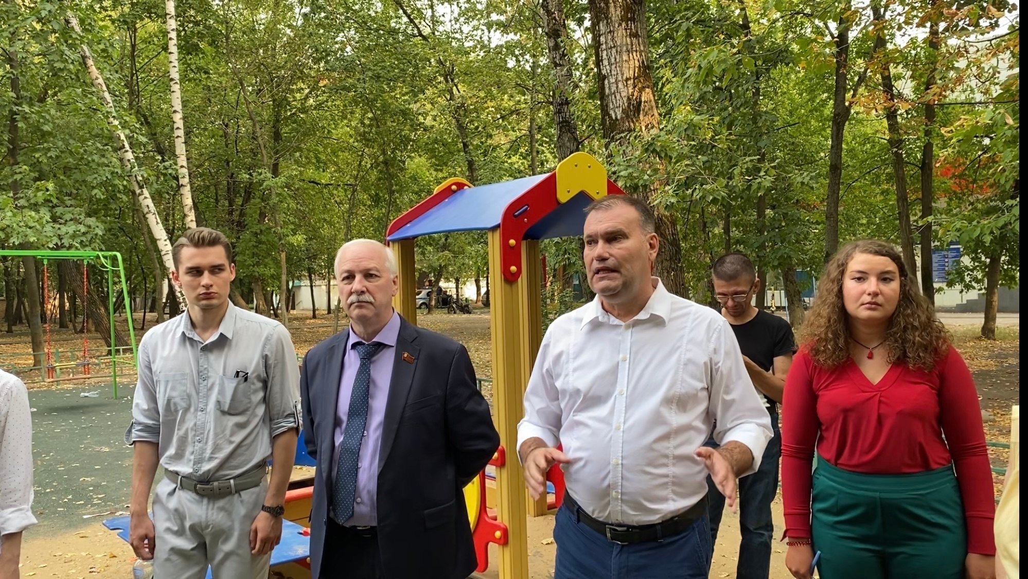 Депутаты и кандидаты от КПРФ встретились с жителями района Марфино