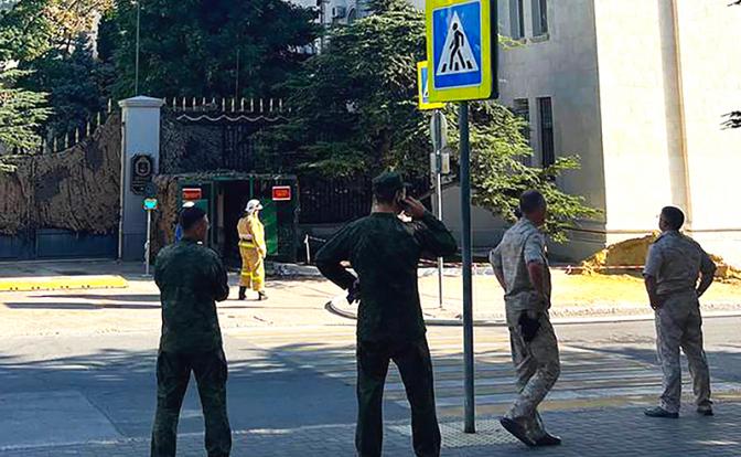 «Спецоперация Z»: В разгар курортного сезона Киев вторые сутки атакует Крым, пожар в штабе ЧФ