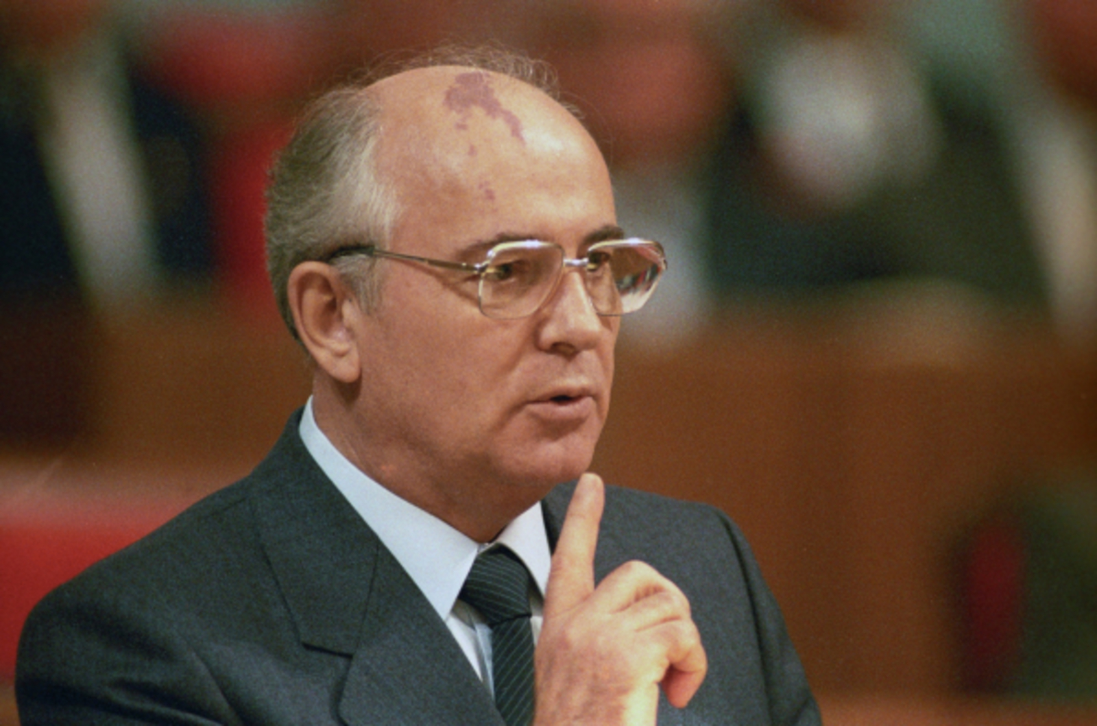 Публицист Анна Чукарина: Горбачёв умер. Власть имущие и беглые либералы поют ему дифирамбы. Позорище!
