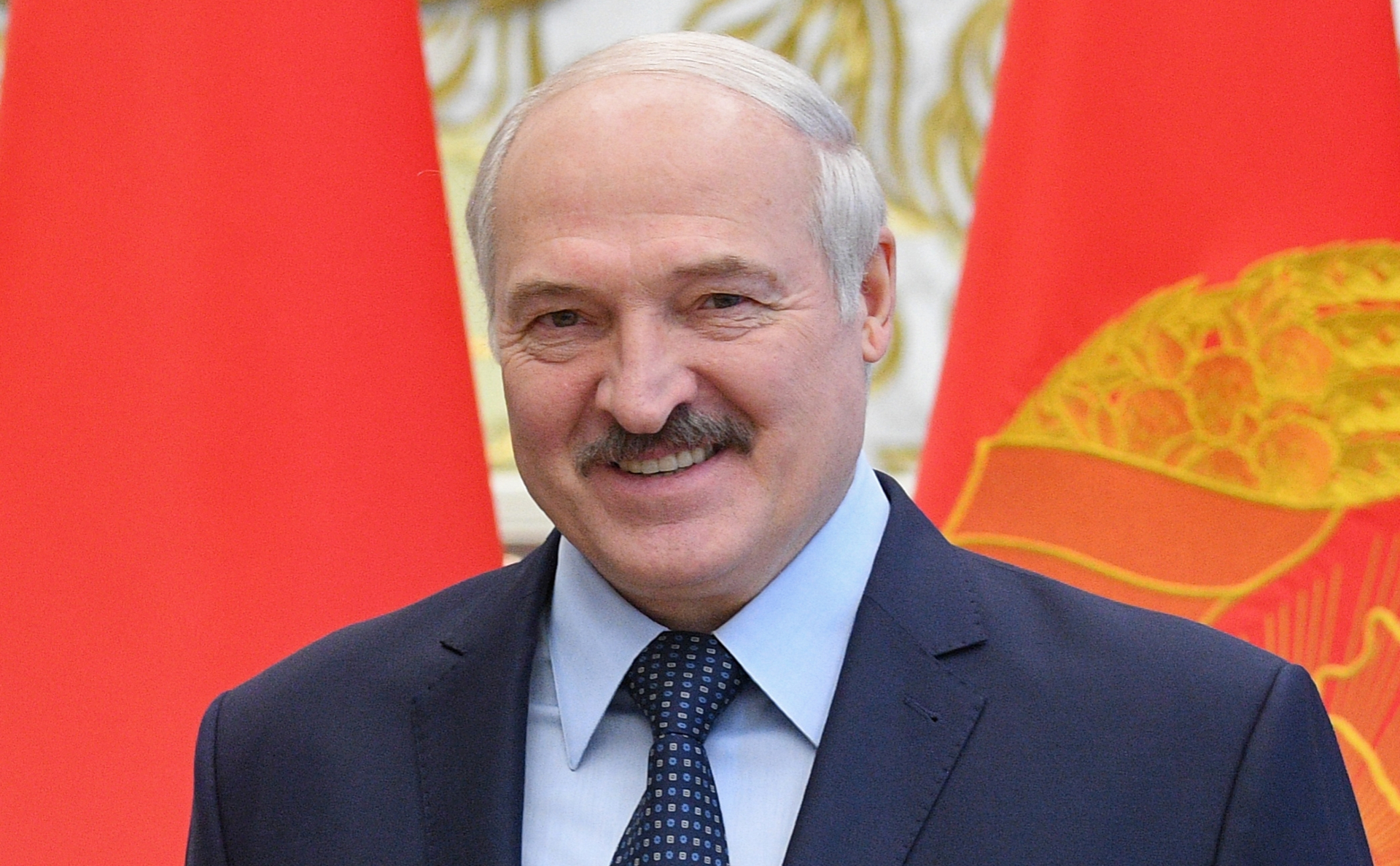 Александр Лукашенко поздравил белорусов со 105-й годовщиной Октябрьской революции