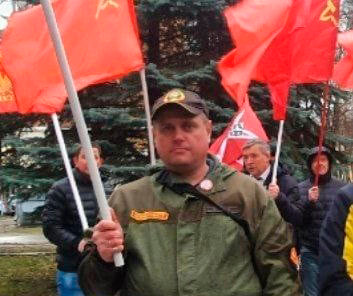 Активист Левого Фронта Денис Александров оштрафован на 10 000 рублей за пикет в поддержку политзаключенных