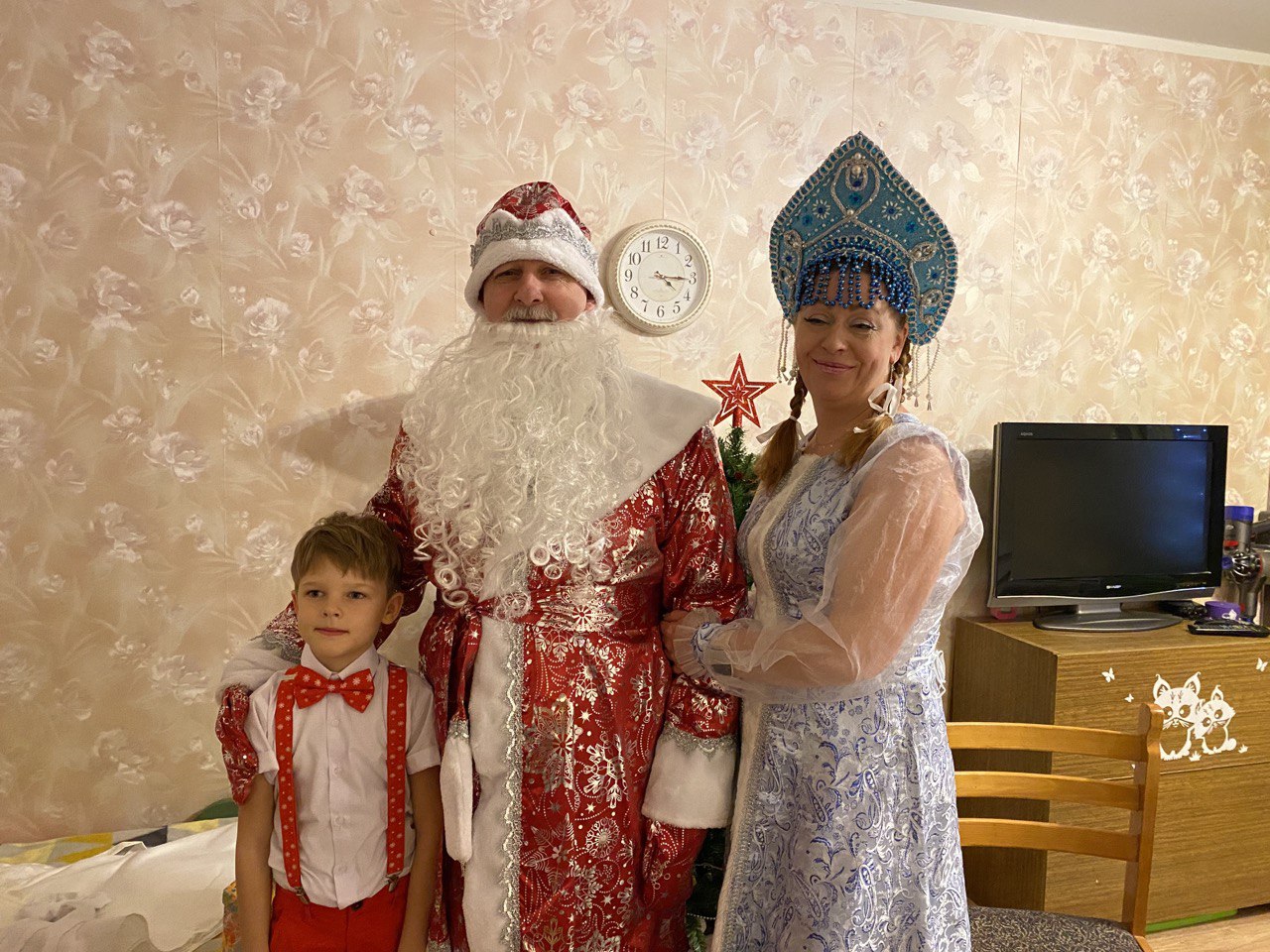 Первый секретарь Московского горкома КПРФ Николай Зубрилин поздравил детей с Новым Годом