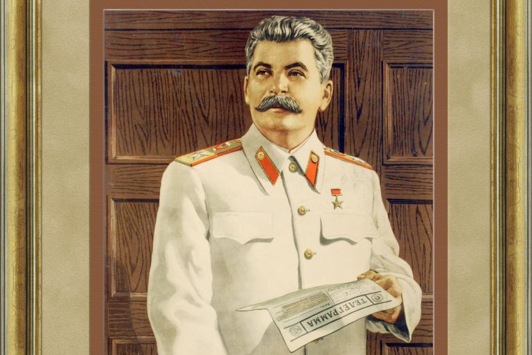 Красные гвоздики Сталину! Память о народном вожде бессмертна!
