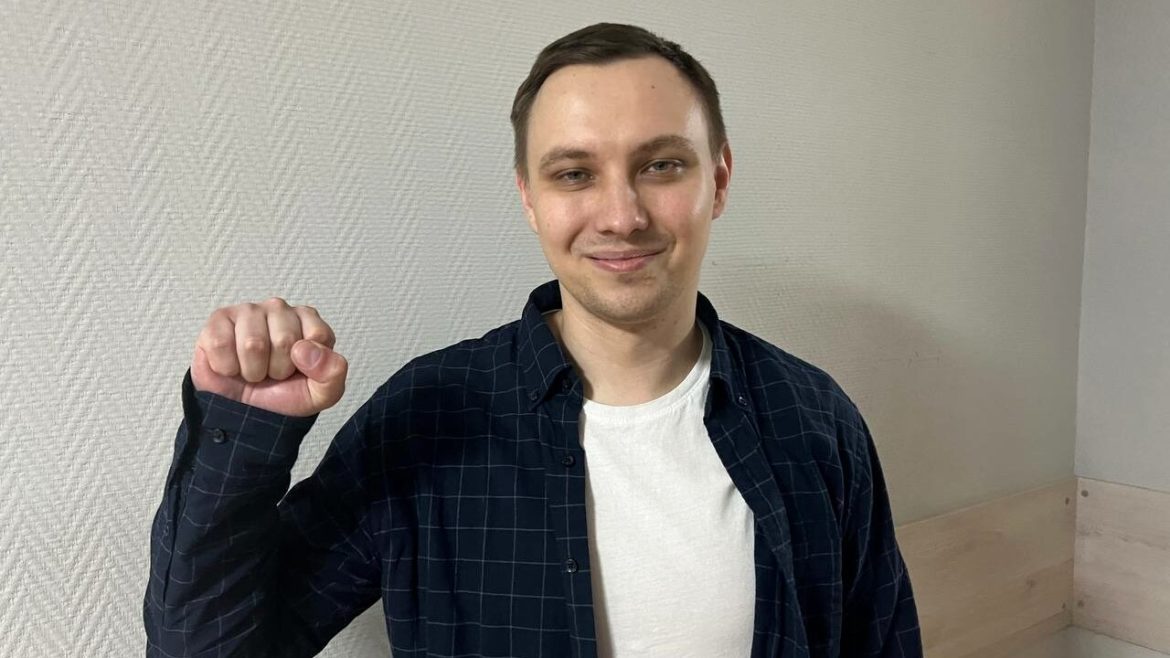 Левый активист Кирилл Украинцев получил обвинительный приговор, но вышел на свободу с учетом уже отсиженного в СИЗО срока