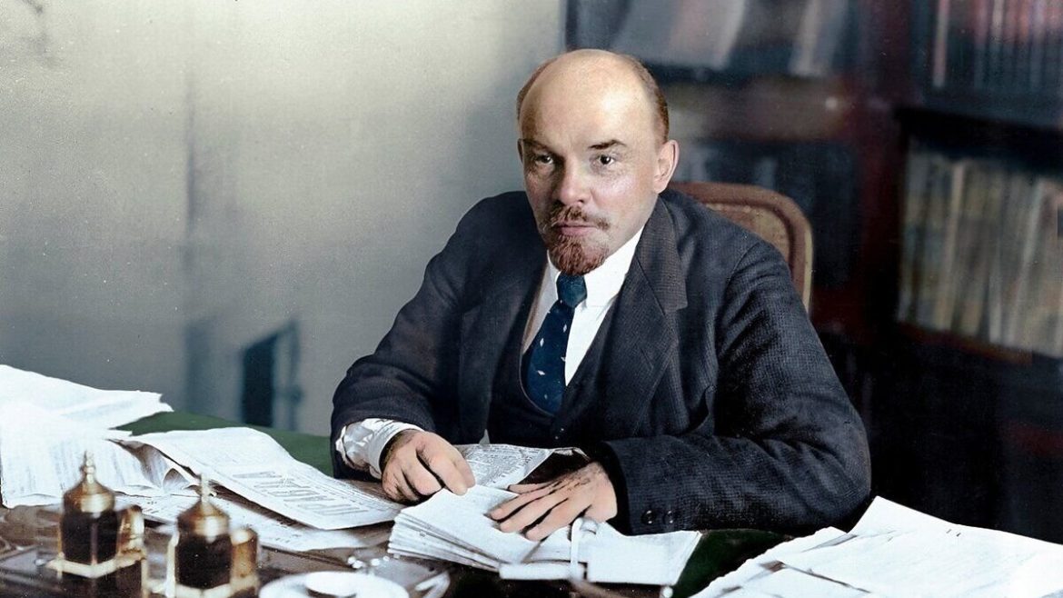 Владимир Ленин – символ побед!