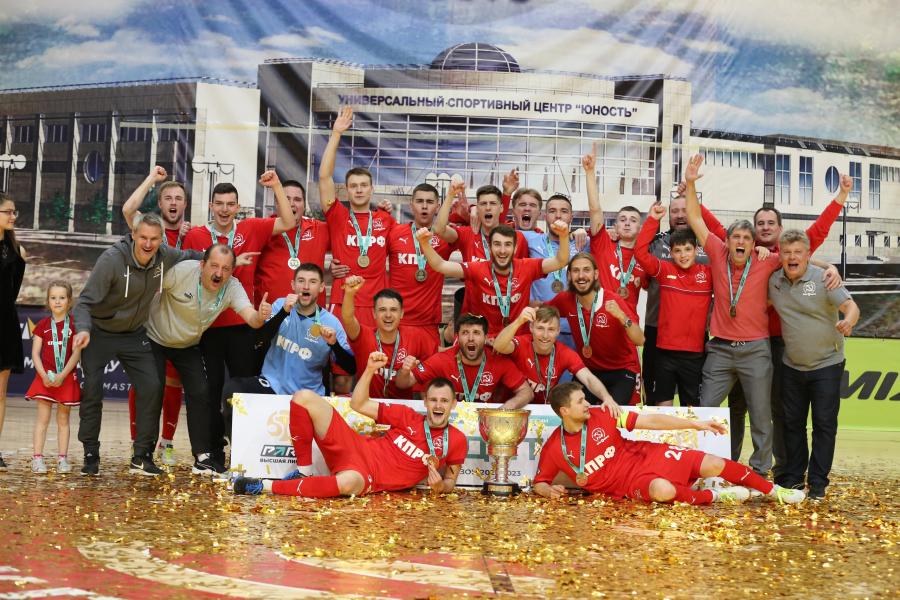 Легендарные! Команда «КПРФ-2» стала пятикратным чемпионом Высшей лиги по мини-футболу