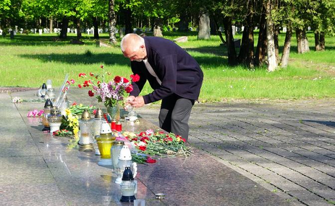 День Победы в Прибалтике: Аресты, обыски, героизм
