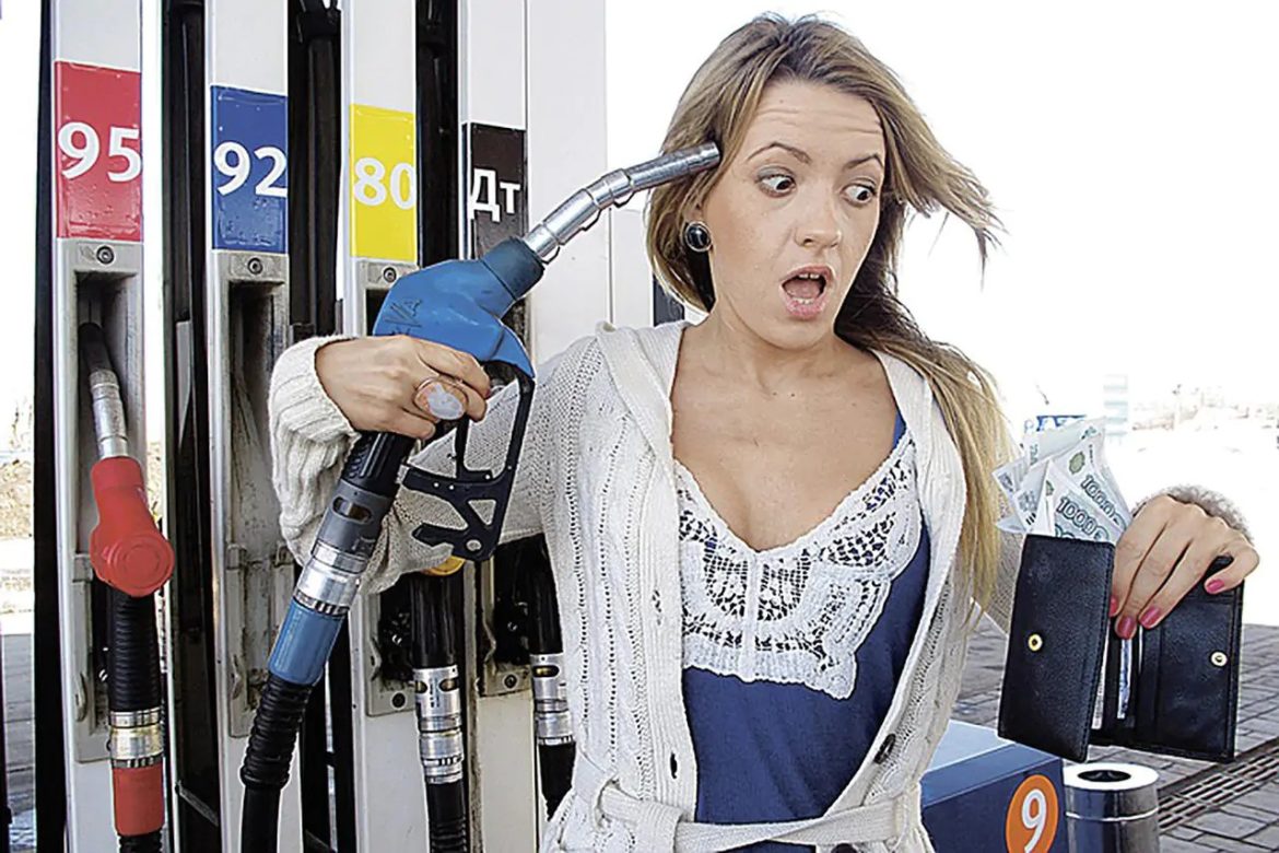 Цены на бензин в России взлетели до исторического рекорда