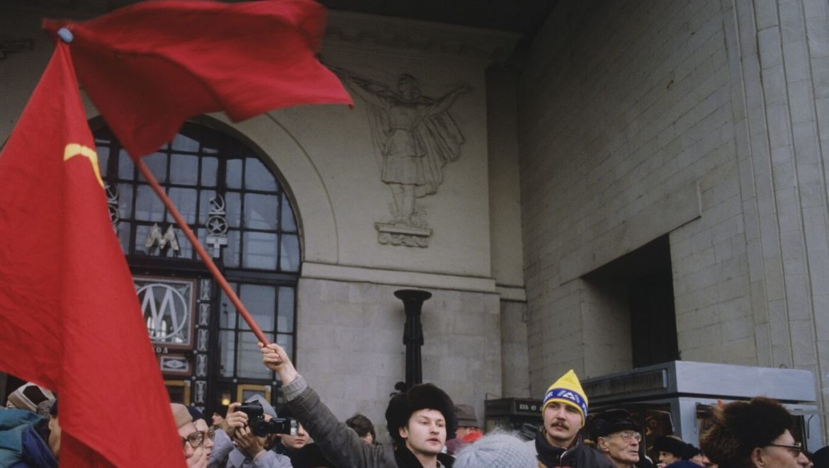 1993 год: как ельцинисты едва не спровоцировали «ноябрьское побоище» в Москве