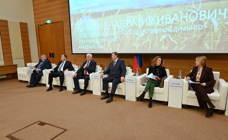 Владимир Кашин провел Парламентские слушания на тему «Законодательное обеспечение повышения доходности и рентабельности сельскохозяйственного производства»