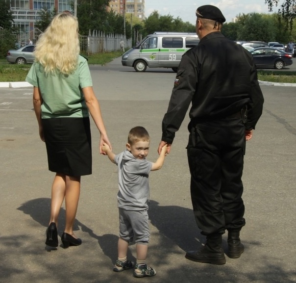 Денис Парфенов: «Из-за 4 000 долга отобрали детей»
