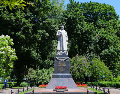 В города-герои вернулись фашисты