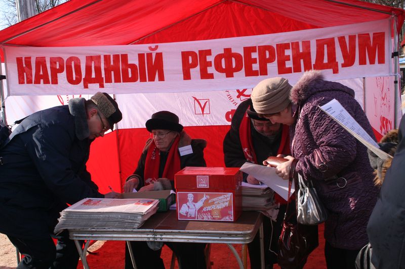 Сергей Обухов: Партии возвращаются к «народным референдумам»