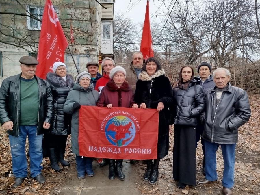 Донбасс. Прифронтовые заметки Юлии Михайловой о партийной работе в особых условиях