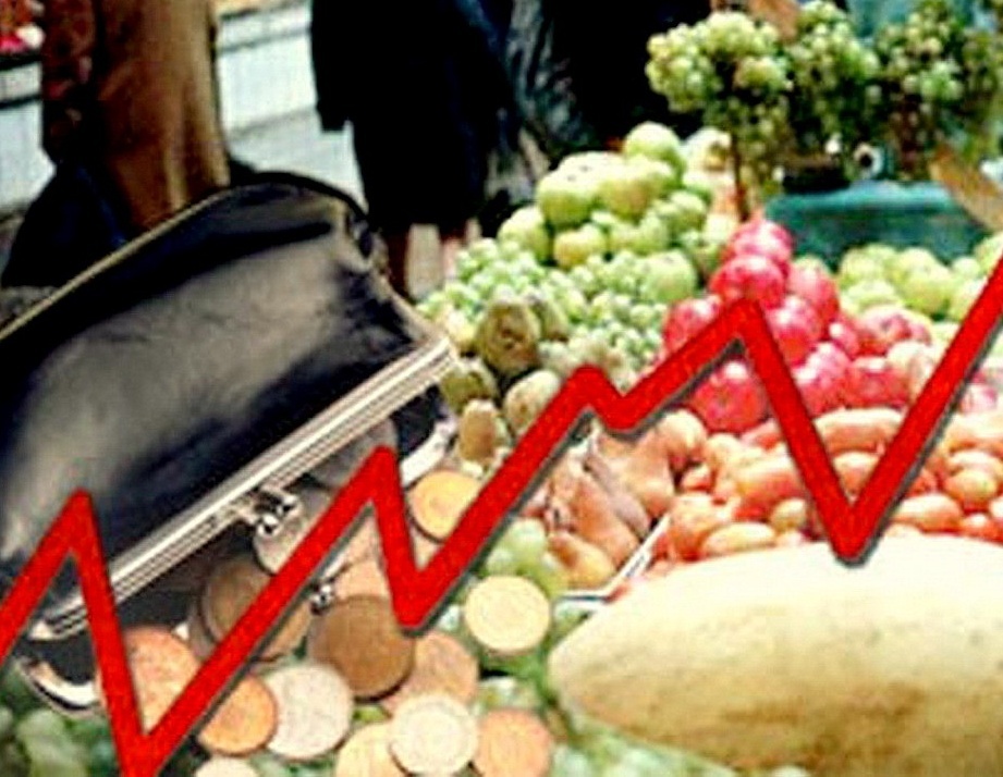 «Наступая на яйца»: Кабмину предложили ограничить цены на основные продукты питания