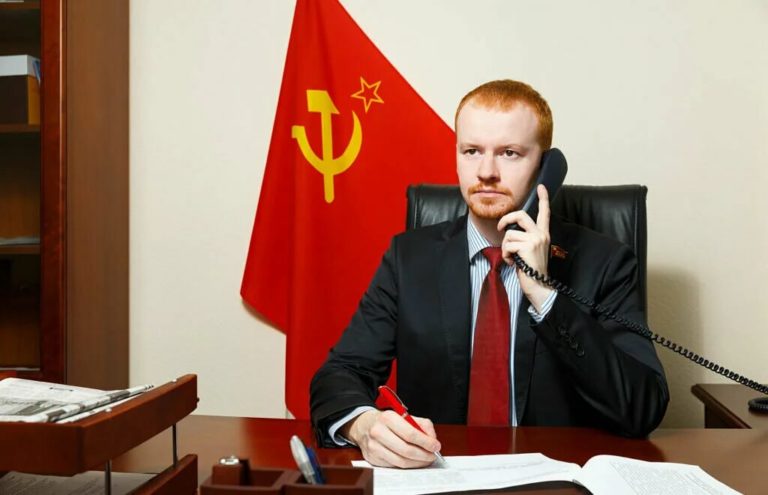 Поздравляем с Днём рождения Дениса Парфёнова