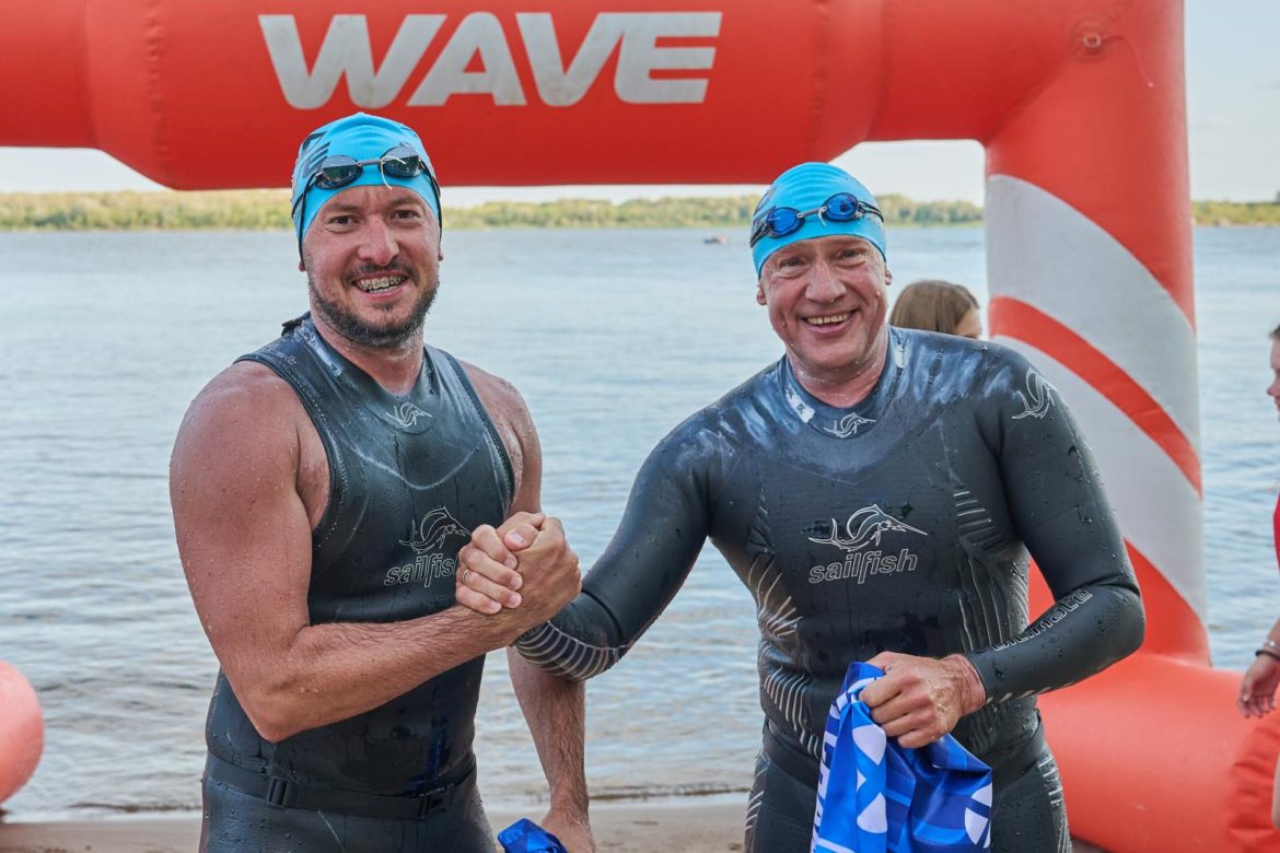 Коммунист из Москвы Ярослав Кобаладзе покорил Волгу: серебро в самом длинном заплыве России