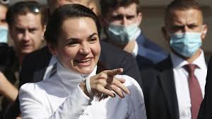 Ни богу свечка, ни чёрту кочерга