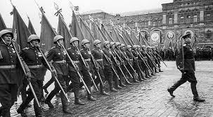 Подвигу Советского народа верны!