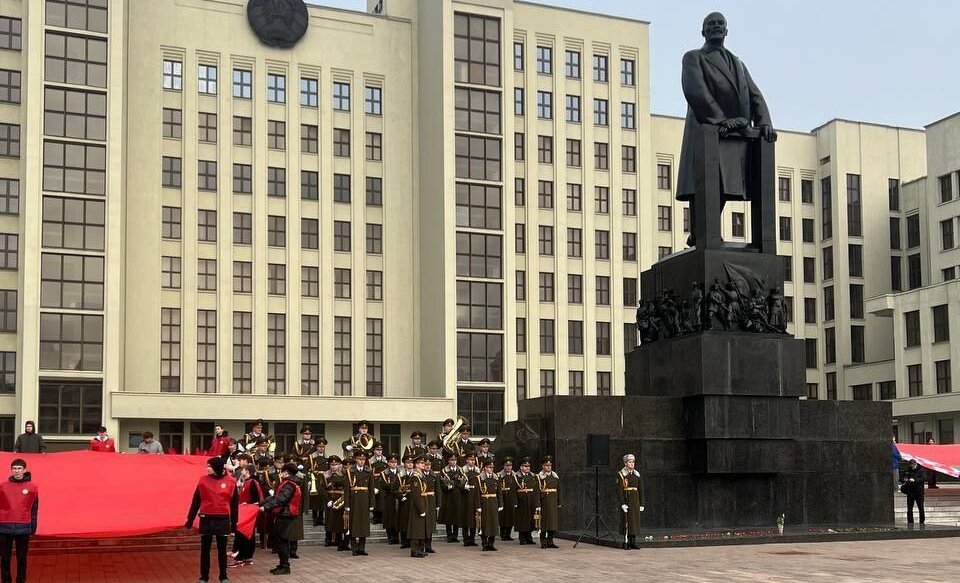 На принципах справедливости и народовластия