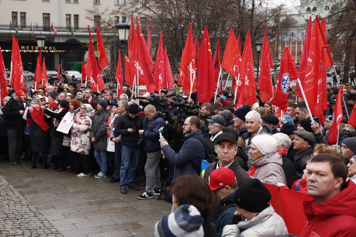 Великому Октябрю слава! (фоторепортаж)