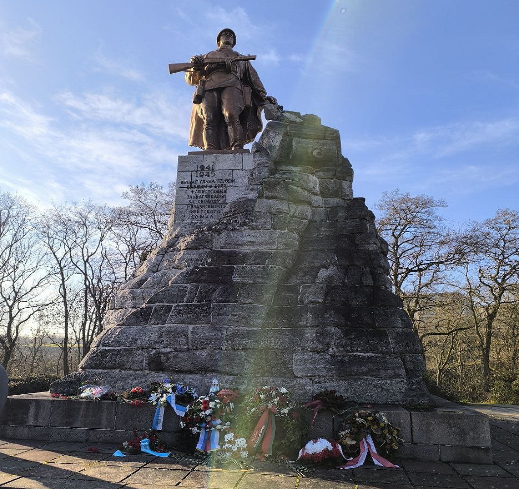 Память о Советских героях бессмертна!