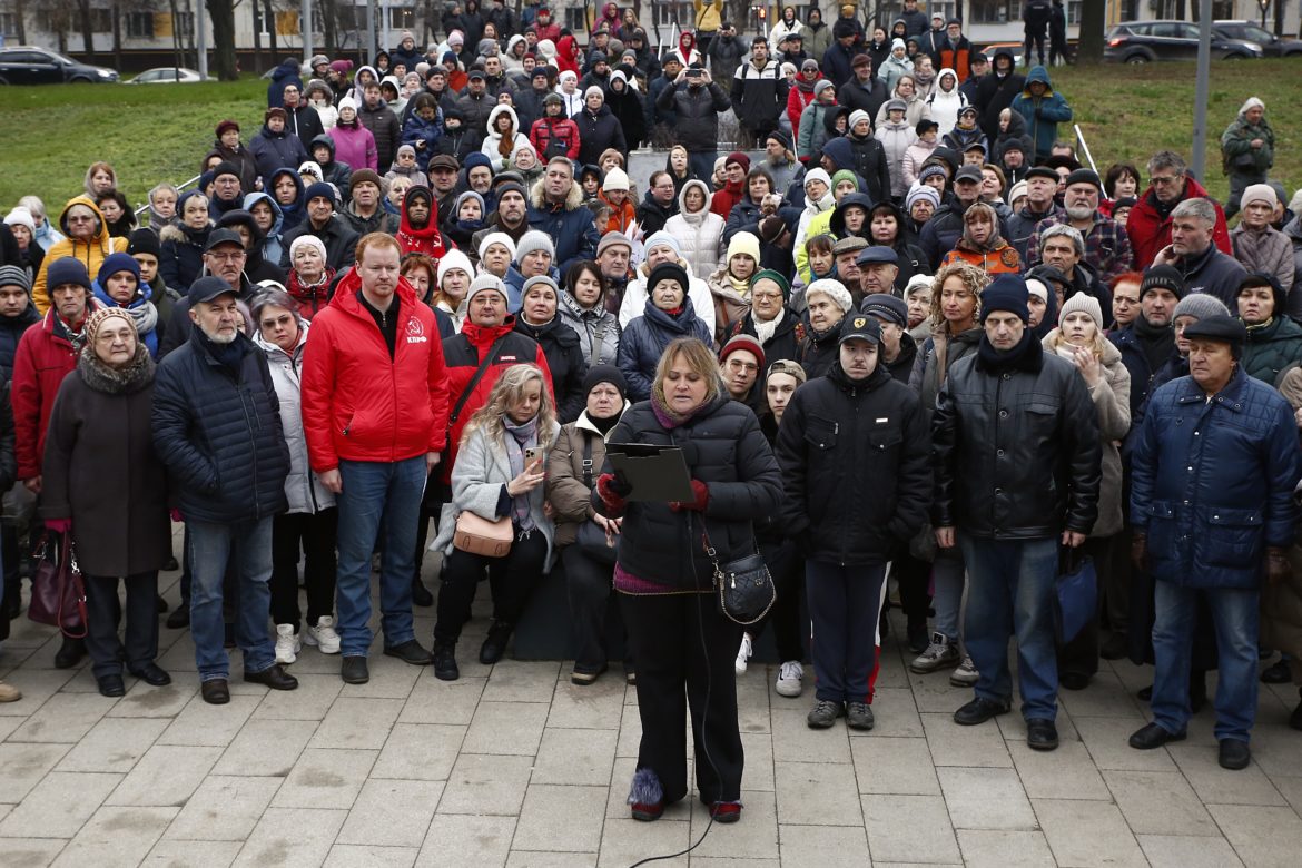 Нет «островкам безопасности» и платным парковкам! (фоторепортаж)