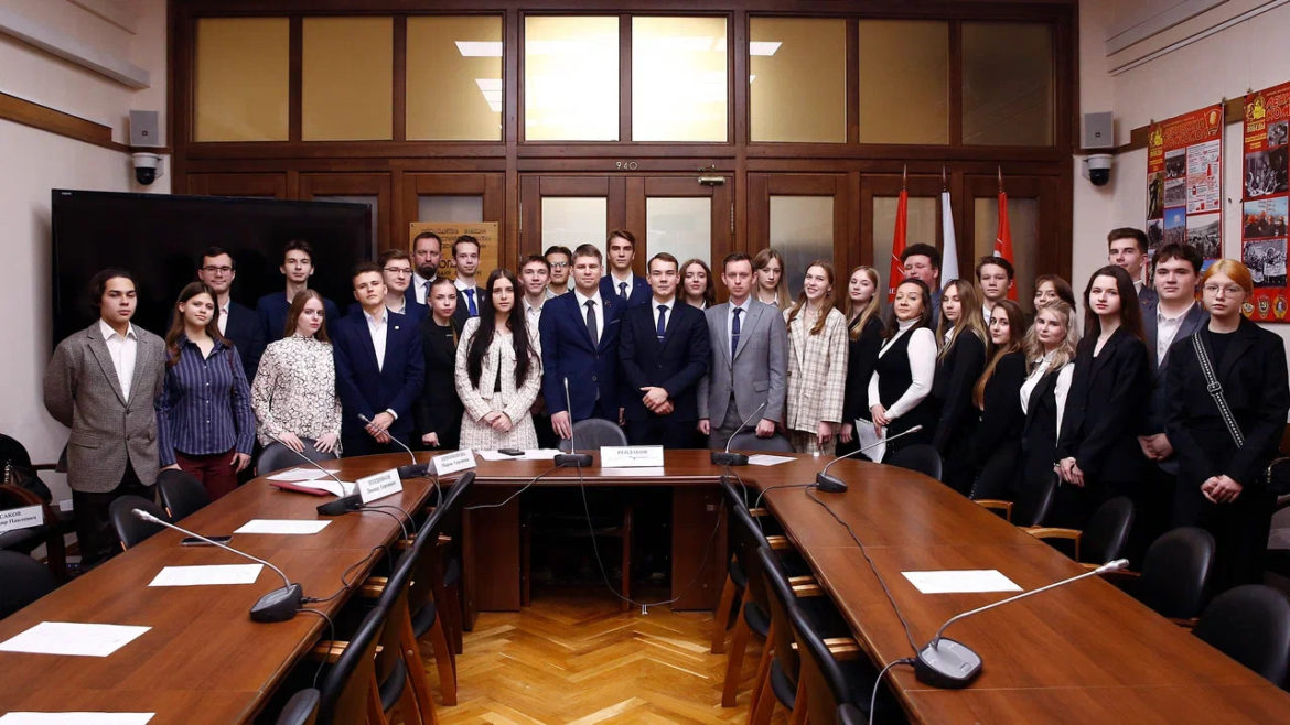 В Госдуме состоялись молодёжные парламентские слушания