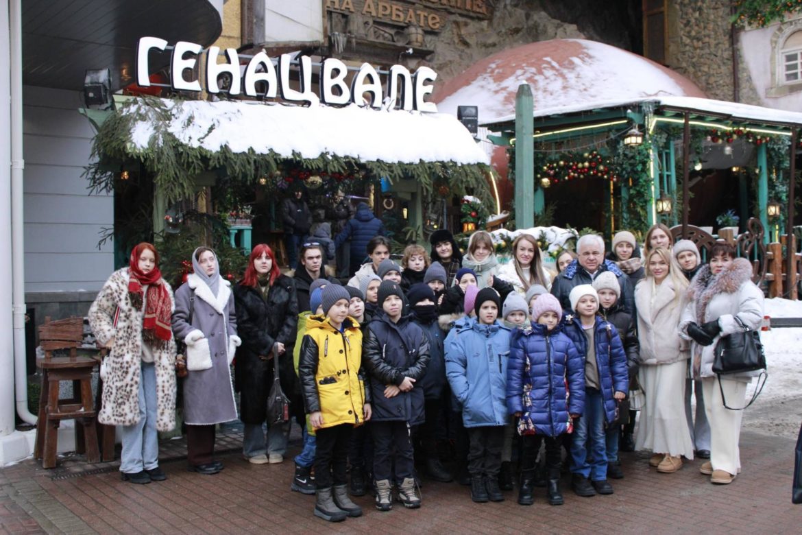 Казбек Тайсаев: «КПРФ продолжает добрую традицию новогодних праздников для детей из Донбасса»