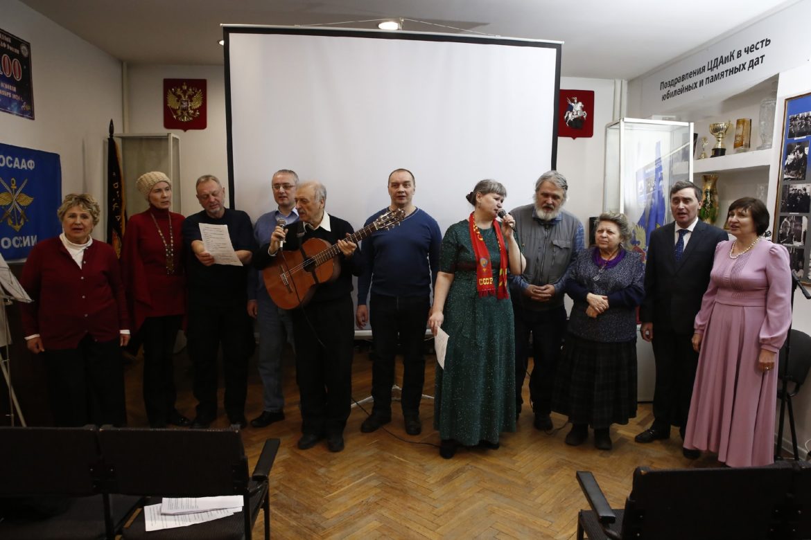 Листая январский календарь