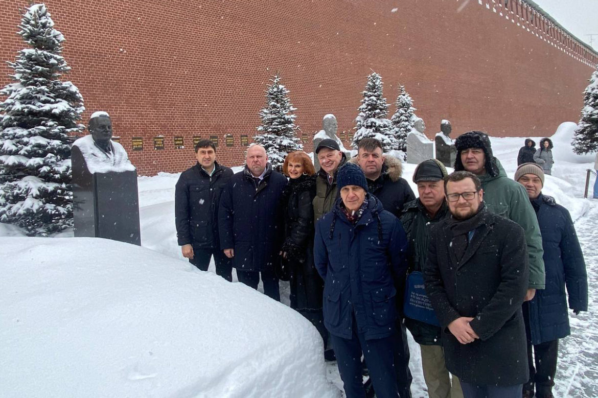 РУСО: Цветы — Жданову