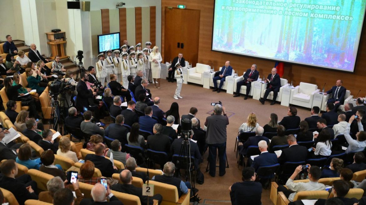 Г.А. Зюганов выступил в Госдуме на круглом столе по теме: «Законодательное регулирование и правоприменение в лесном комплексе Российской Федерации»