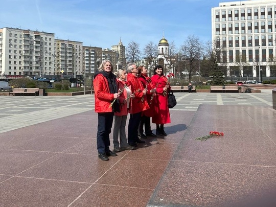 Коммунисты ППО 4 Октябрьского райкома отдали дань памяти Владимиру Ленину