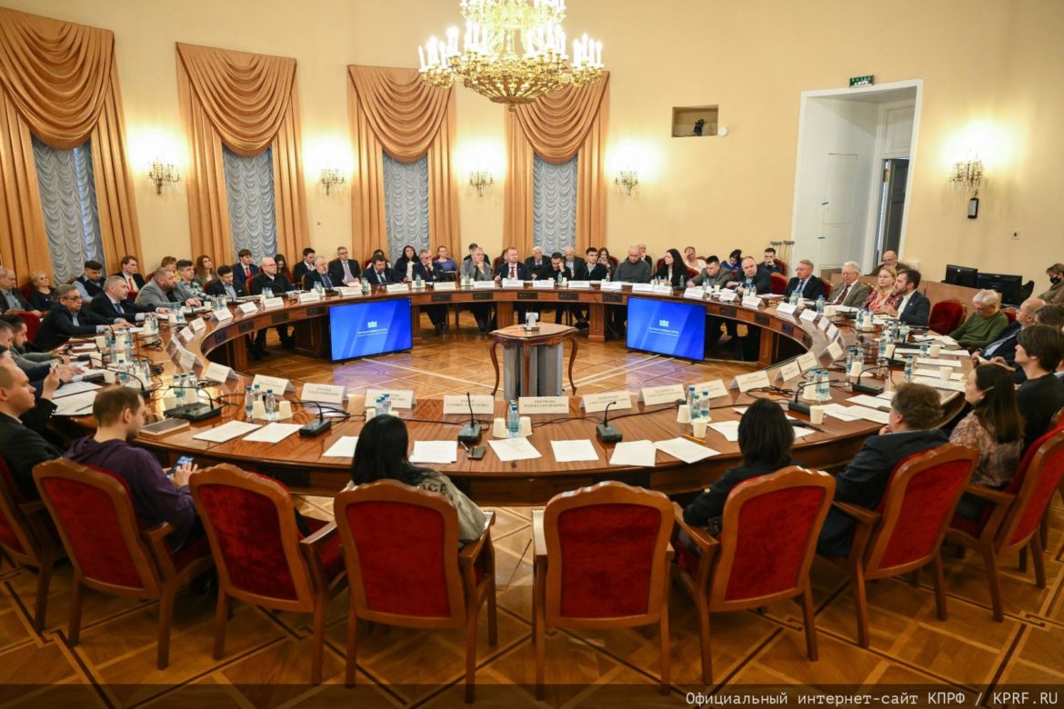 Решая миграционные вопросы, приоритетными считать интересы коренных жителей России