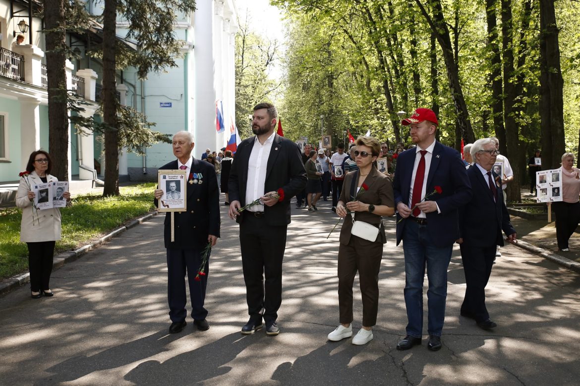 Акция «Бессмертный полк» продолжается