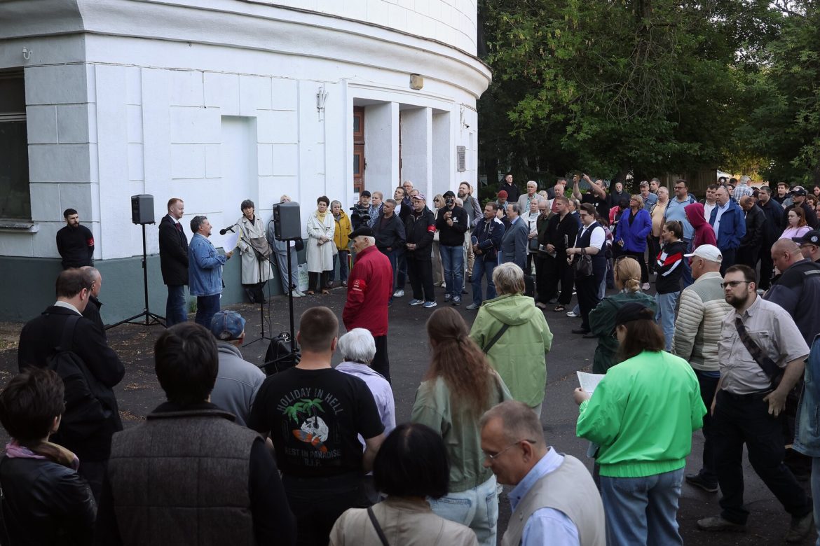 В Свиблово жители выступили против уничтожения наукограда и варварской застройки